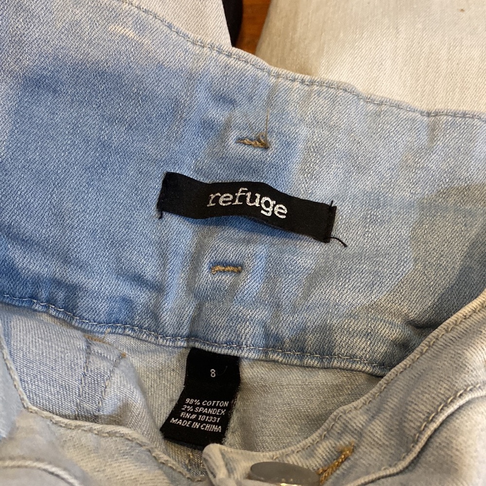 Refuge size 8 highwaisted distressed skinny jeans, light wash - Picture 7 of 7